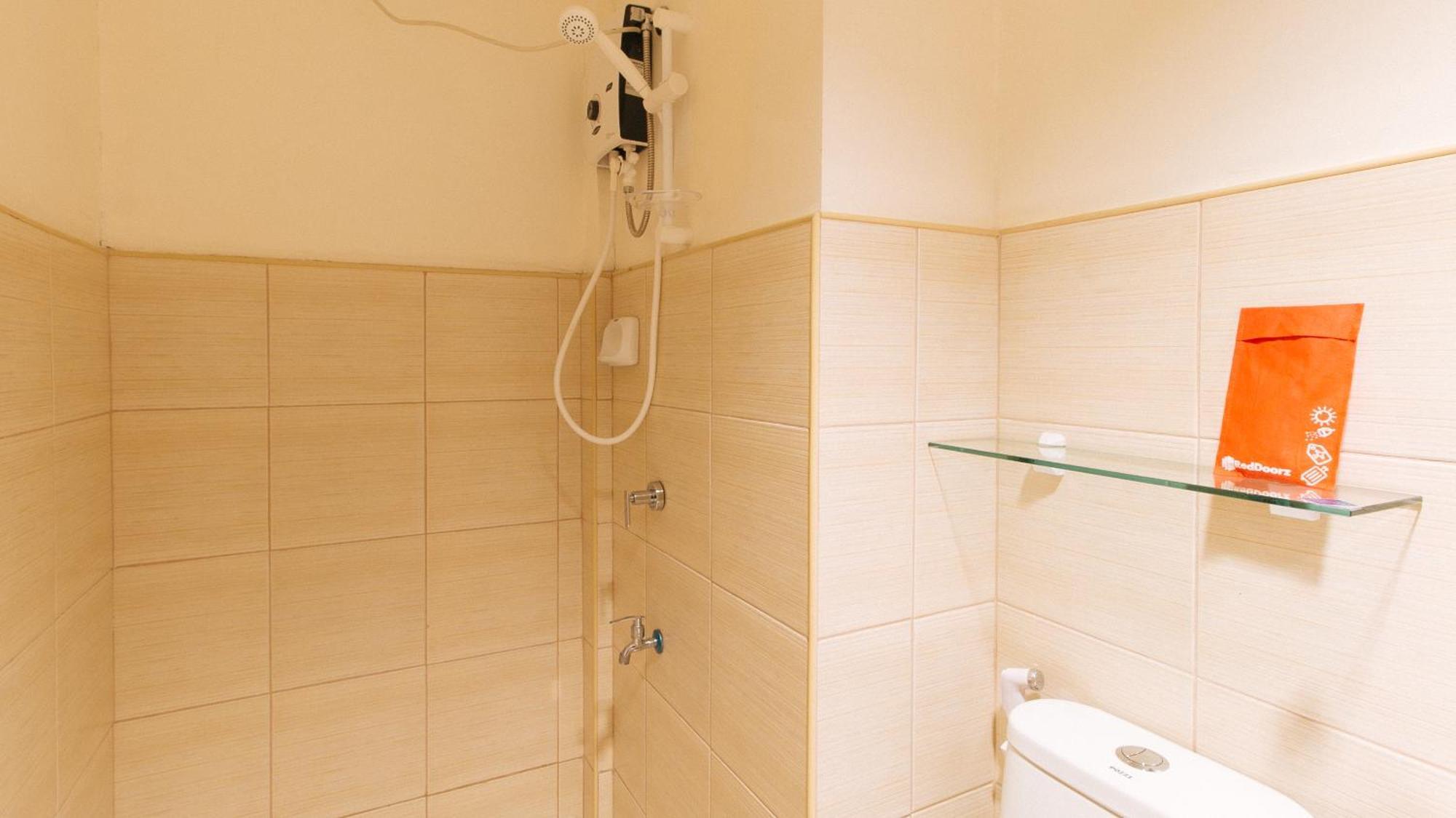 Reddoorz Plus At Alpina Heights Paranaque Paranaque City ภายนอก รูปภาพ
