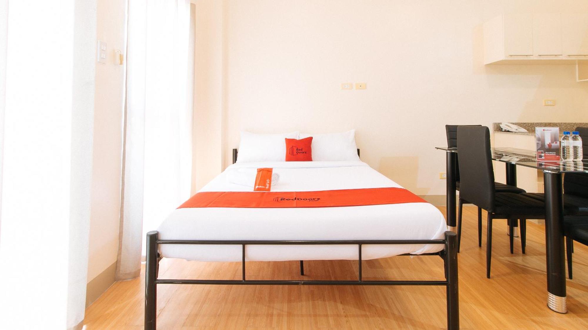 Reddoorz Plus At Alpina Heights Paranaque Paranaque City ภายนอก รูปภาพ