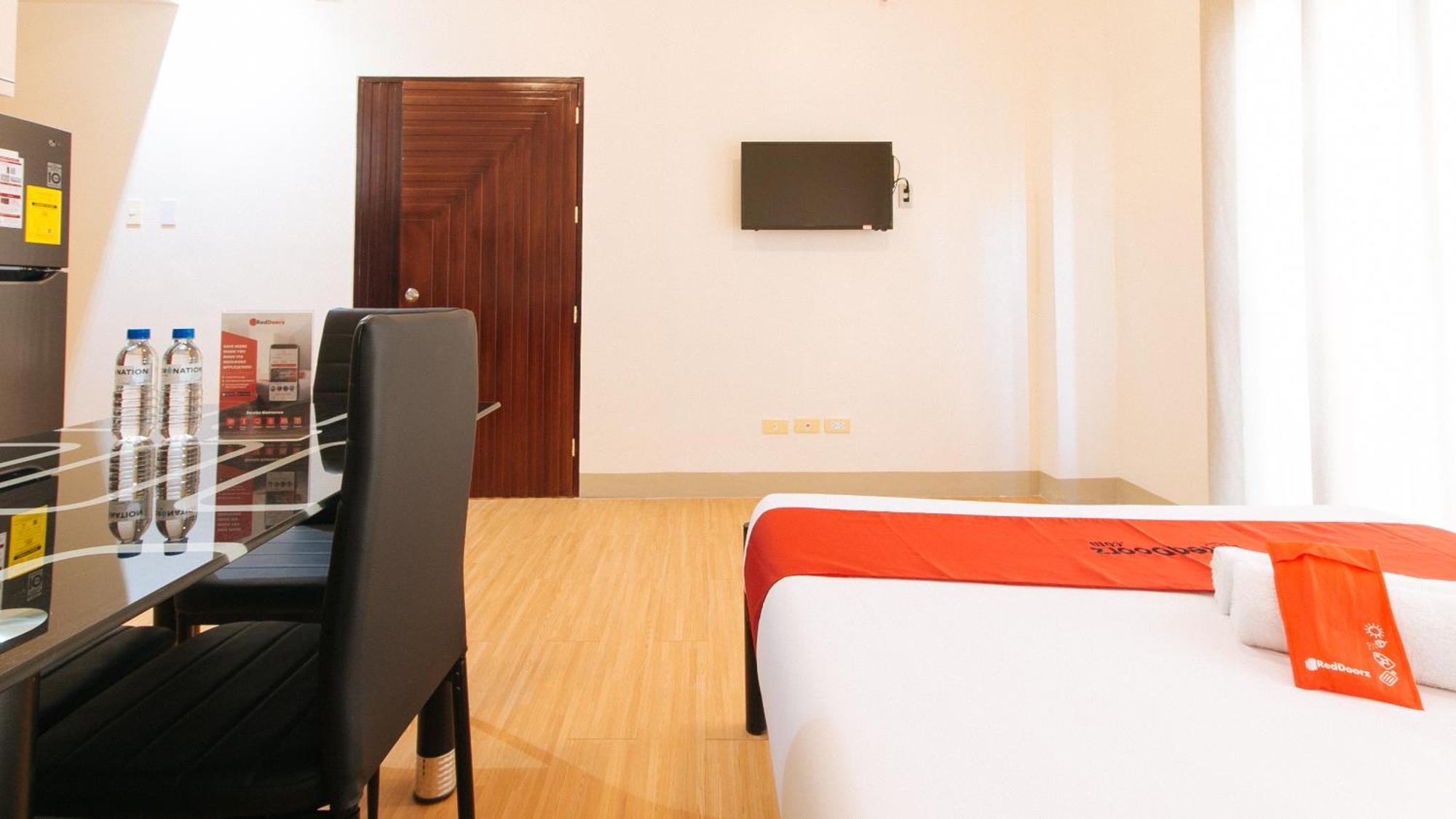 Reddoorz Plus At Alpina Heights Paranaque Paranaque City ภายนอก รูปภาพ