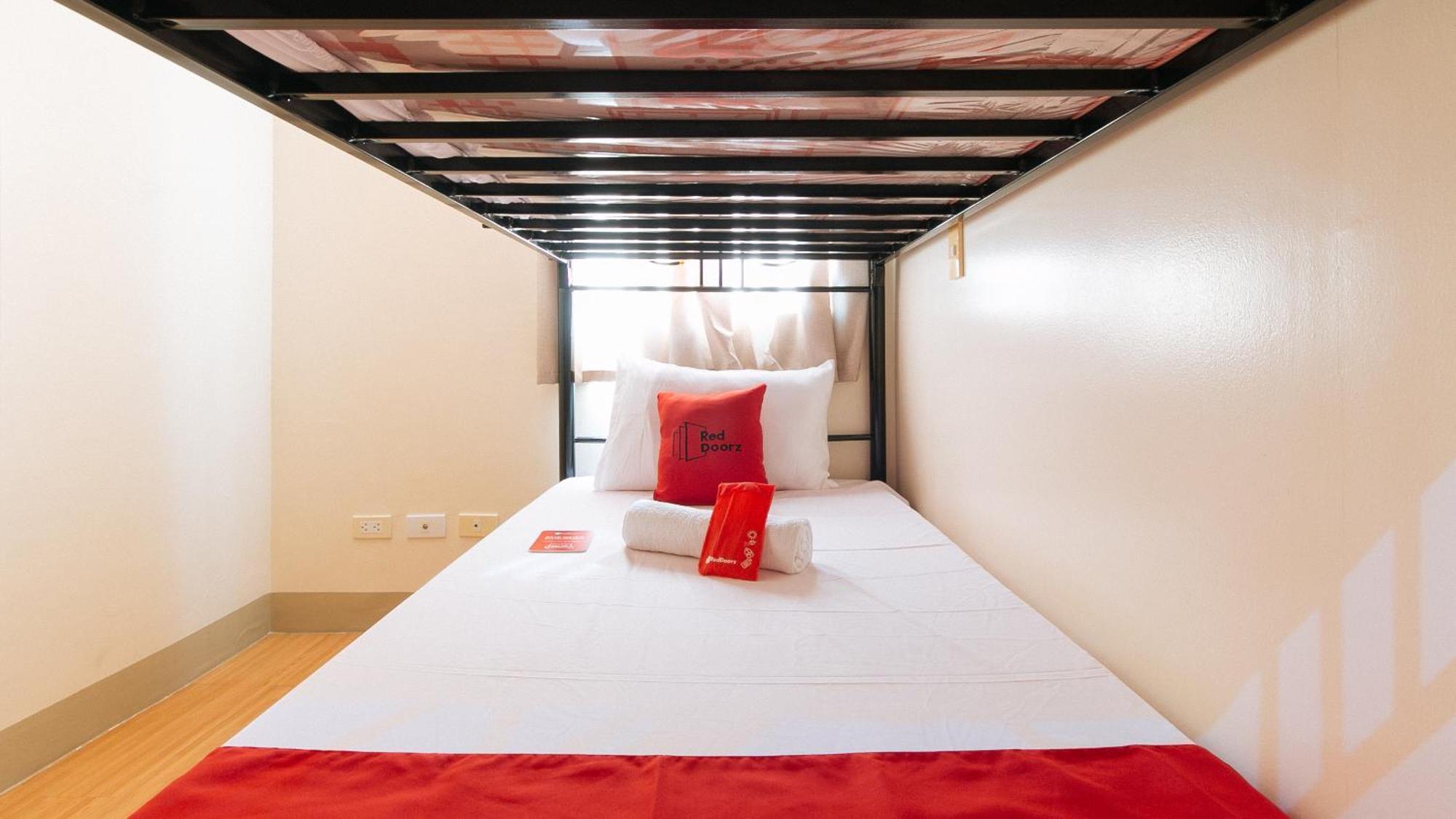 Reddoorz Plus At Alpina Heights Paranaque Paranaque City ภายนอก รูปภาพ