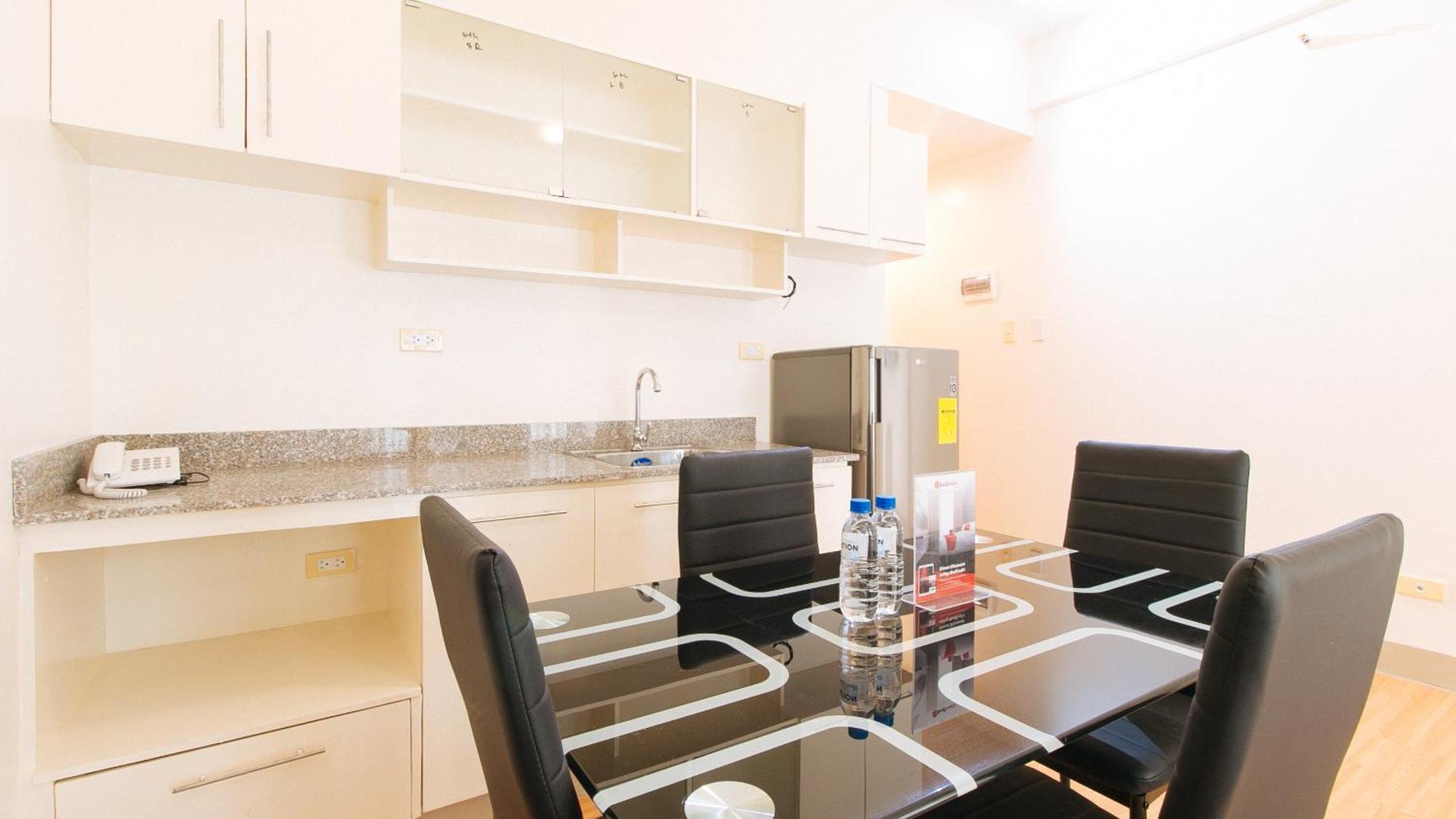 Reddoorz Plus At Alpina Heights Paranaque Paranaque City ภายนอก รูปภาพ