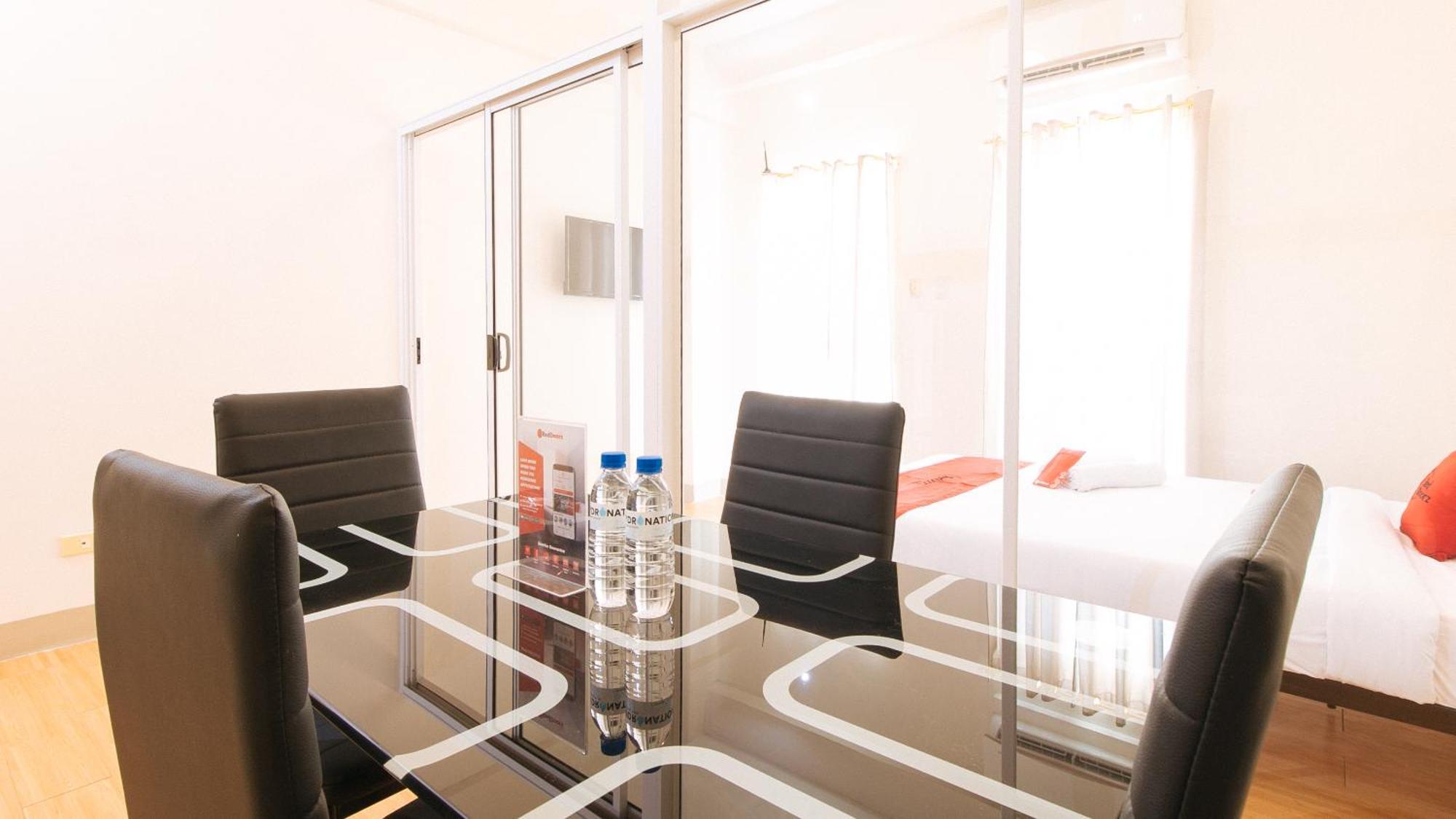 Reddoorz Plus At Alpina Heights Paranaque Paranaque City ภายนอก รูปภาพ