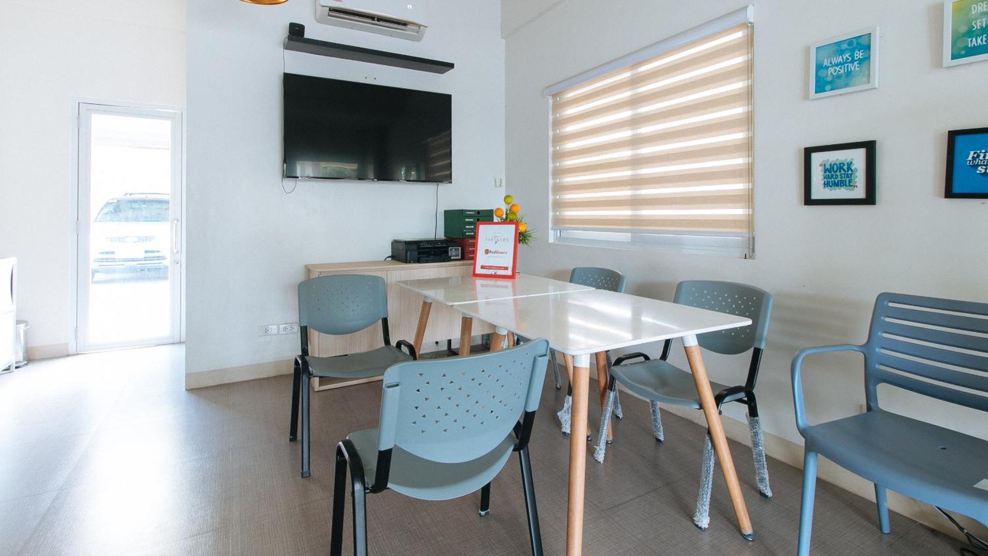Reddoorz Plus At Alpina Heights Paranaque Paranaque City ภายนอก รูปภาพ